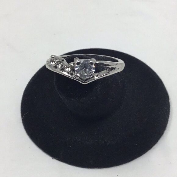 1/2 ct. CZ Fashion Ring in Curved Band (H15) - Picture 1 of 5